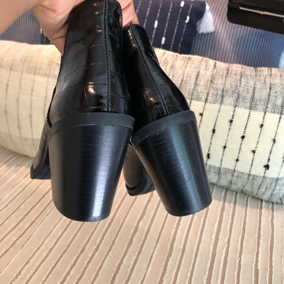 Steve Madden Leve Block Heel Boot - Picture 15 of 15